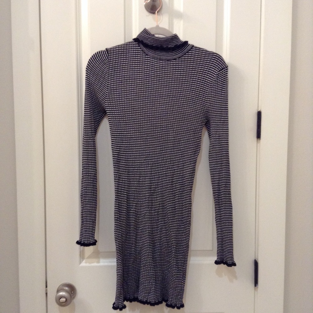 Black and white turtleneck long sleeve tight dress
